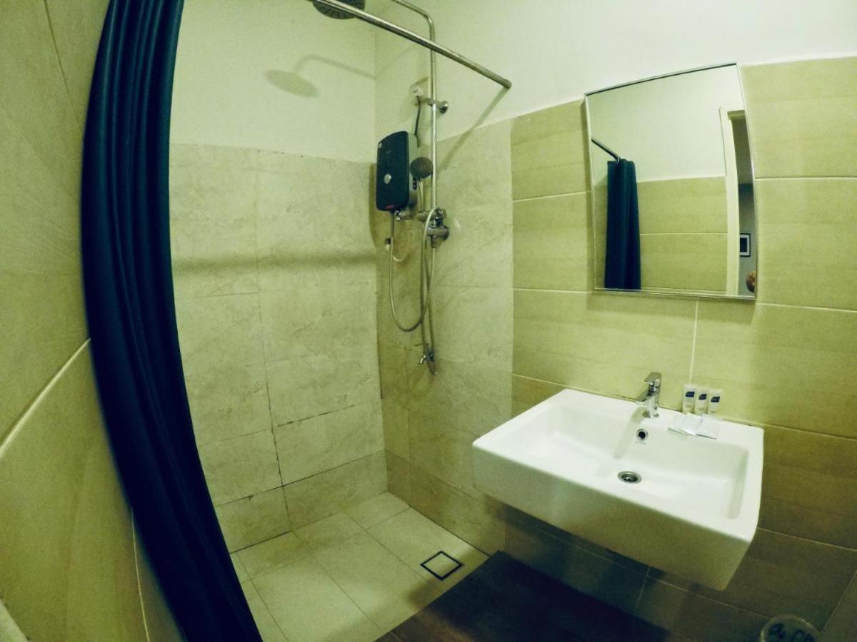 Golden Leaf Boutique Hotel Nusa Idaman Formerly Known As Ariana Hotel Johor Bahru Exterior foto