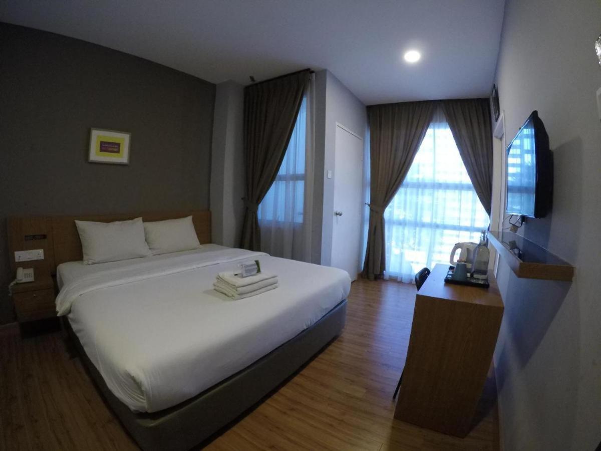 Golden Leaf Boutique Hotel Nusa Idaman Formerly Known As Ariana Hotel Johor Bahru Exterior foto