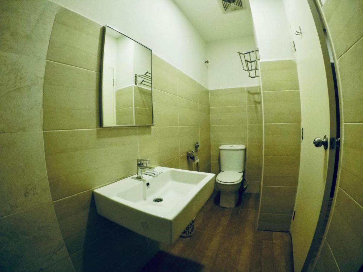 Golden Leaf Boutique Hotel Nusa Idaman Formerly Known As Ariana Hotel Johor Bahru Exterior foto