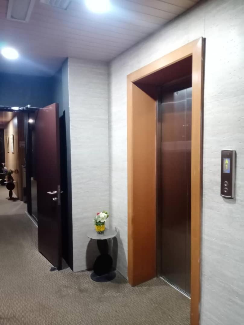 Golden Leaf Boutique Hotel Nusa Idaman Formerly Known As Ariana Hotel Johor Bahru Exterior foto